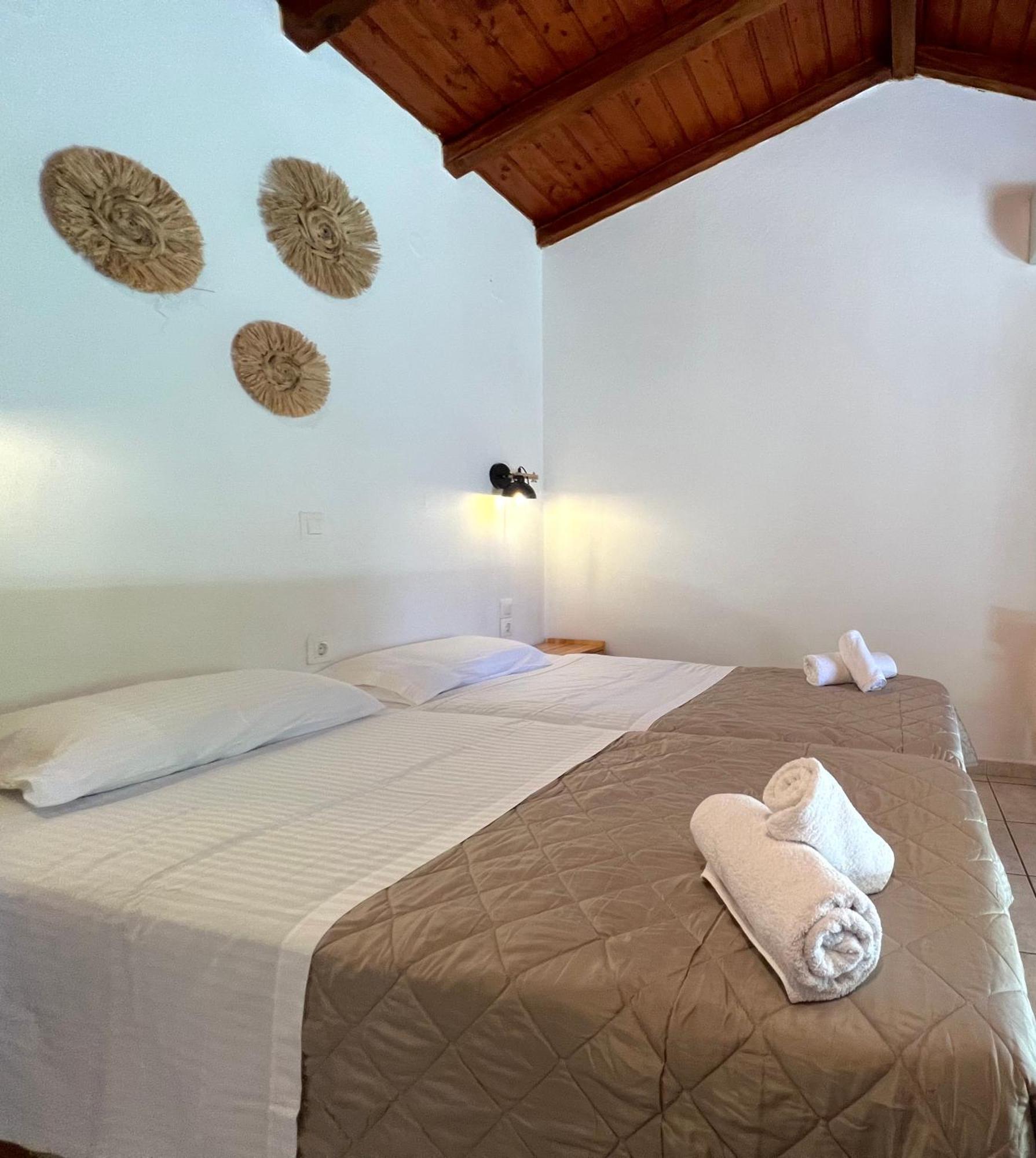 Panos Villas Koukounaries Extérieur photo