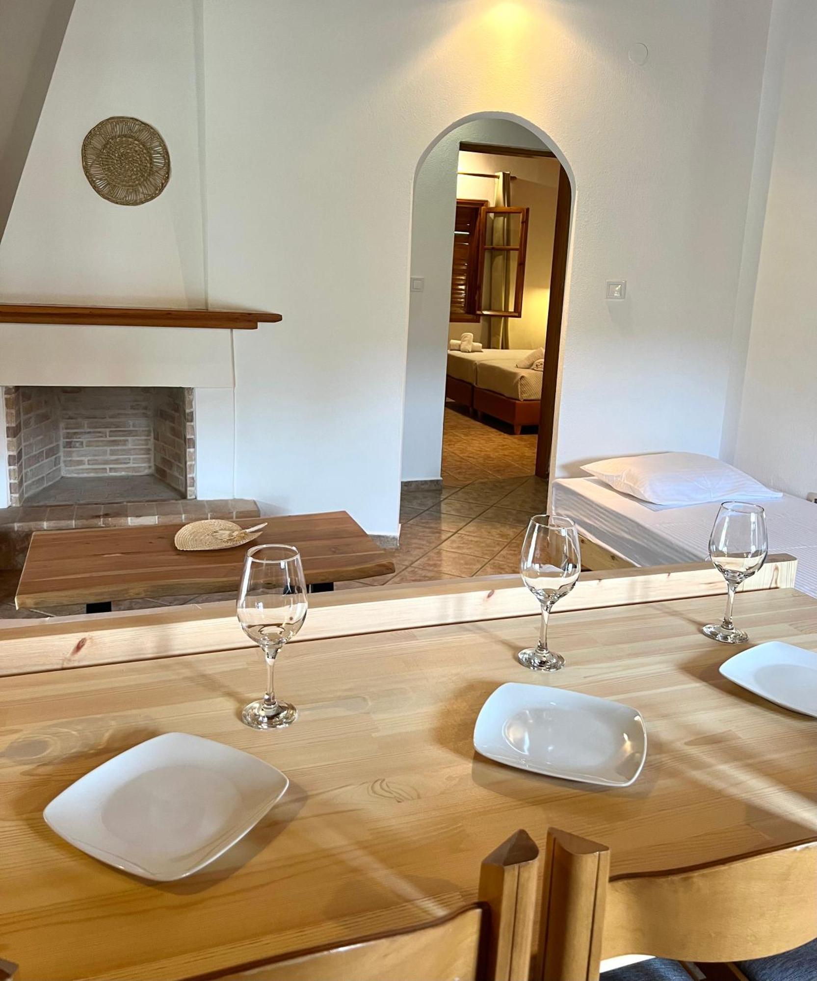 Panos Villas Koukounaries Extérieur photo