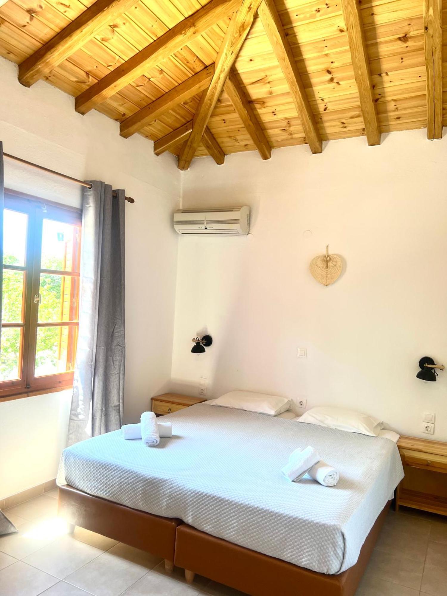 Panos Villas Koukounaries Extérieur photo